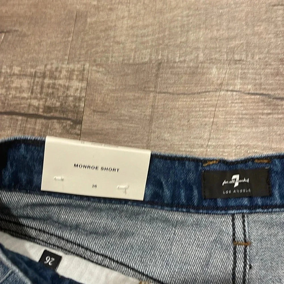 NWT!! 7 For All Man Kind - MONROE CUT-OFF SHORT EXPOSED BUTTONS IN PISCES BLUE - Picture 7 of 8